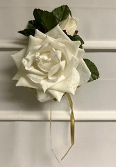 Winter White Silk Dewy Rose & Rose Bud Corsage 7″ x 5″ EC!