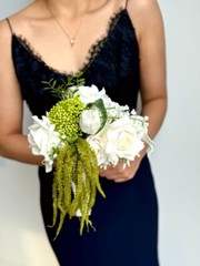 Fresh Spritz – Small White Bridal bouquet w. faux rose, tulip, dahlia, amaranth