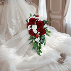 Teardrop Bridal Floral Arrangement European Design Artificial Bloom Calla Lily