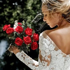 12PCS Artificial Silk Flowers Realistic Roses Bouquet Long 12Pcs Flowers Red