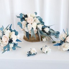 Champagne Rose Bouquets for Bride Bridesmaid Holding Flowers