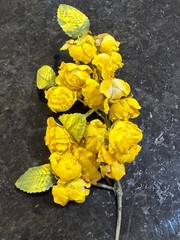 Yellow FLower Buds Corsage 4.05″ x 3″ Millinery flowers 18 Vintage