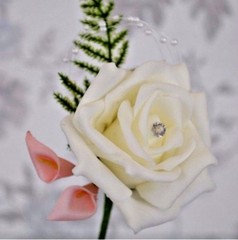 calla lily buttonhole fern leaf pearls diamante wedding groom corsage bride