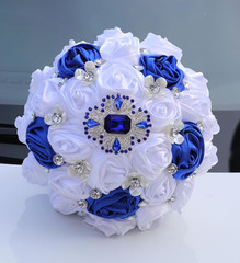 Elegant Handmade Brooch Bouquet for Bride & Bridesmaid – White/Royal Blue 22cm