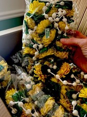 Desi Favors Natural Marigold Garland 5 ft Yellow Green White – 10 pack
