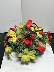 HOME ACCENTS HOLIDAY CHRISTMAS 10″ ROUND KISSING BALL BERRIES/PINECONES