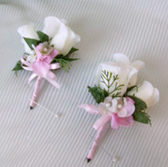 Women’s Mother’s Wedding Anniversary Corsages White Rosebud Pink Ribbons 2 Piece