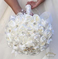 Ivory Bling Brooch Bouquet – Elegant Artificial Rose for Bride & Bridesmaid
