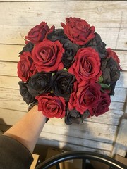 Red And Black Classic Rose Bouquet