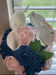 BRIDESMAID OR BRIDES BOUQUET. 