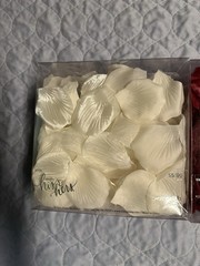 Studio His & Hers Artificial Fabric Rose Petals 300 White Red Wedding Decor