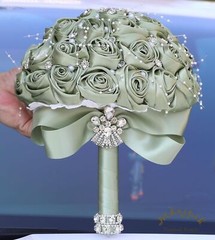 Bridal Wedding Bouquet Round Bling Brooch Holding Bouquet Artificial Rose Flo…