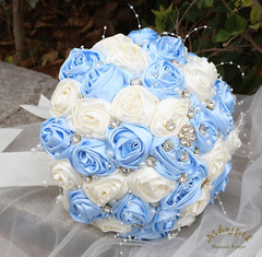 Bridal Wedding Bouquet round Bling Brooch Bouquet Throw Toss Artificial Rose Flo
