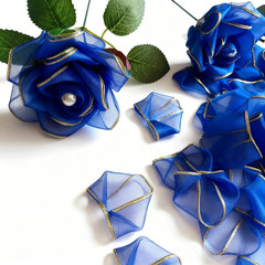 Luxury Forever Flower Supplies: 100 Pre-Formed Chiffon Petals with Shimmering Go