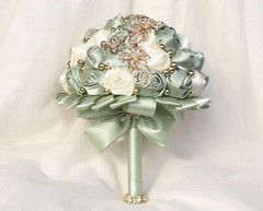 Handmade Wedding Bouquet with Golden Rhinestone Brooch Pearl Bridal Bouquet f…