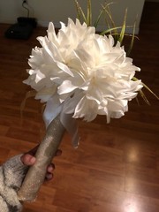 Bridesmaid bouquet White & Gold