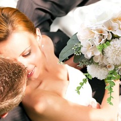 9.5In Wedding Bouquets for Bride Bridesmaid, Champagne Roses White Artificial Fl