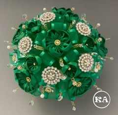 NEW Quinceanera Bouquet Champagne with Gold Brooch – Ramo Quinceanera Champagne