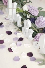 300 pétalos de rosa de seda sintética color lila y ciruela para cesta de flores.