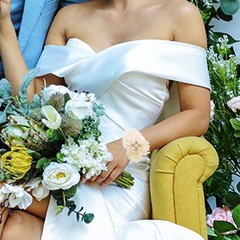 2 Pcs Hand Flower Bracelet Wedding Prom Wrist Corsage Bridal Garland