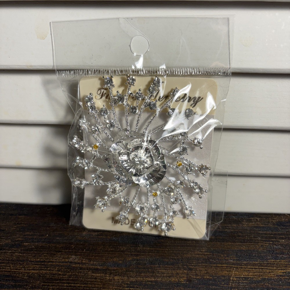 JEWELRY BROOCH WEDDING BOUQUET BRIDAL Center Rose Silver Tone Rhinestones NEW
