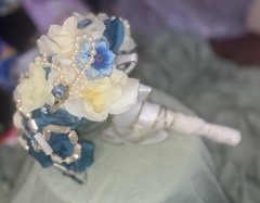 Handmade Silk Flower and Brooch Wedding Bouquet for Bride