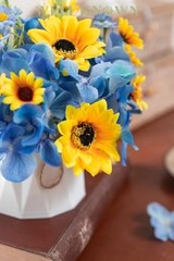 Small Fake Flowers in Plastic Vase 7″ Centerpieces Coffee Sunflowers & Blue