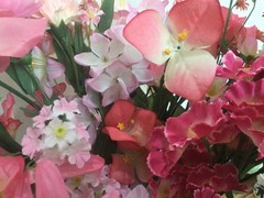 VINTAGE SILK FLOWER mixed blush pink +flowers ROSES ARRANGEMENT in a green vase