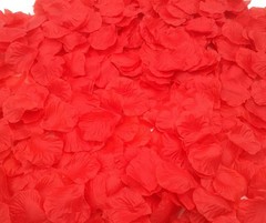 Realistic 2200 PCS Red Silk Flower Petals for Romantic Decor & Celebrations