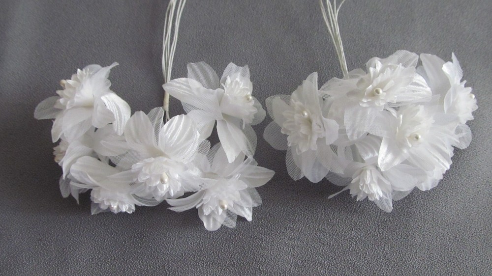 144pc White 1.5 in Artificial Silk Mini Flowers Craft Wedding Favor Decorations