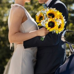 Wedding Bride Hand Bouquet with Green Leaves Sunflowers White Daisy Artificial